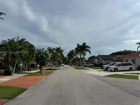 613 SE 14th Place Homestead FL 33033