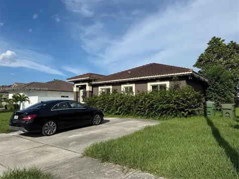 613 SE 14th Place Homestead FL 33033