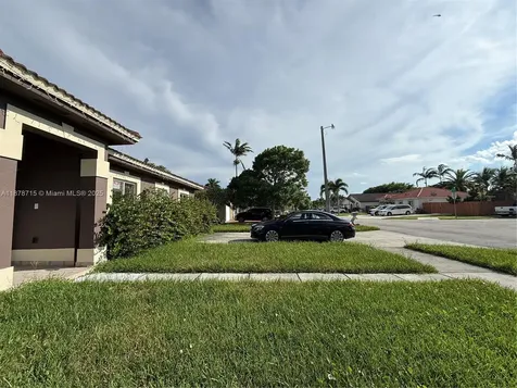 613 SE 14th Place Homestead FL 33033