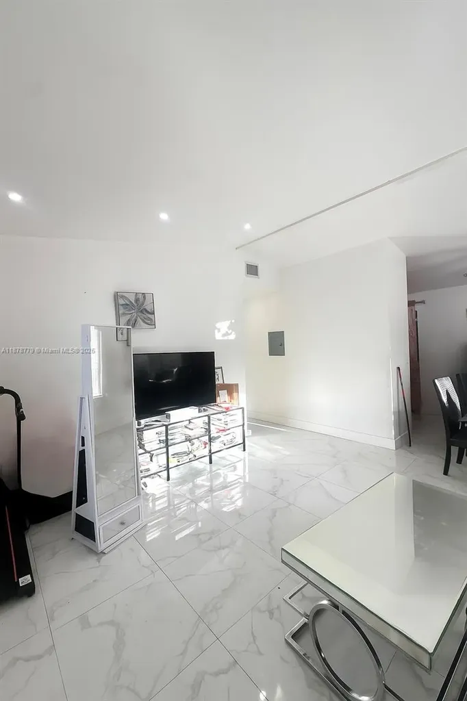 1620 NW 15th Place Fort Lauderdale FL 33311