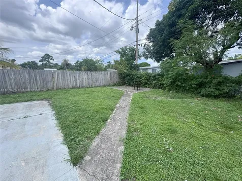 1031 NW 13th Street Fort Lauderdale FL 33311
