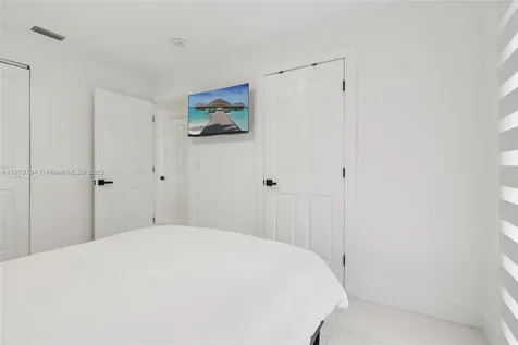 11 NE 26th Street Wilton Manors FL 33305