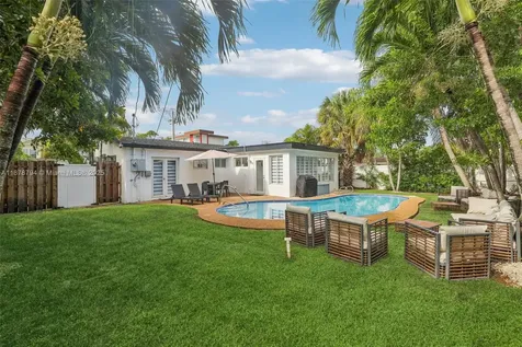 11 NE 26th Street Wilton Manors FL 33305