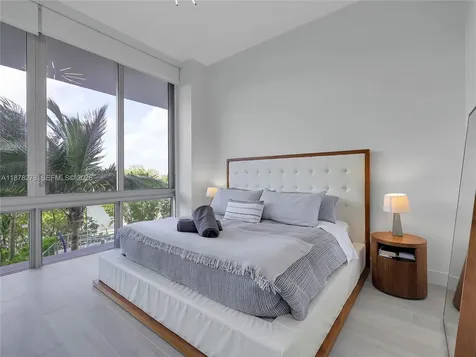 16385 Biscayne Boulevard North Miami Beach FL 33160