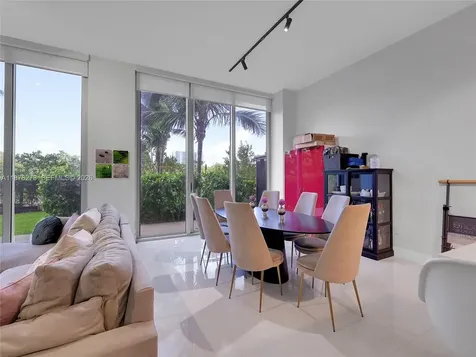 16385 Biscayne Boulevard North Miami Beach FL 33160