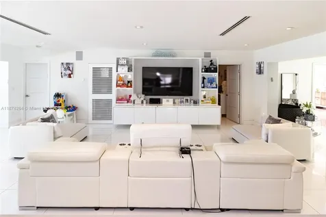 1215 N Biscayne Point Road Miami Beach FL 33141