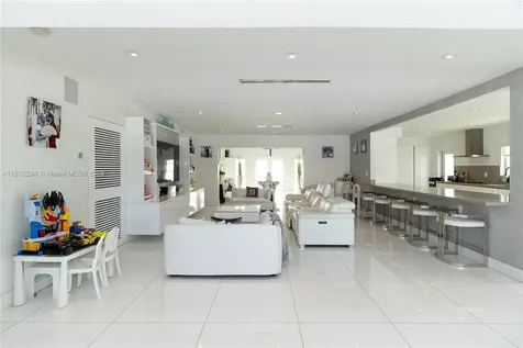 1215 N Biscayne Point Road Miami Beach FL 33141