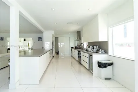 1215 N Biscayne Point Road Miami Beach FL 33141