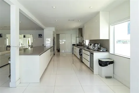 1215 N Biscayne Point Road Miami Beach FL 33141
