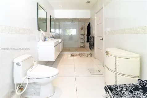 1215 N Biscayne Point Road Miami Beach FL 33141