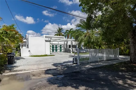 1215 N Biscayne Point Road Miami Beach FL 33141