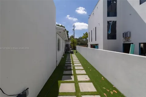 1215 N Biscayne Point Road Miami Beach FL 33141