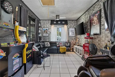 405 SW 73rd Avenue North Lauderdale FL 33068