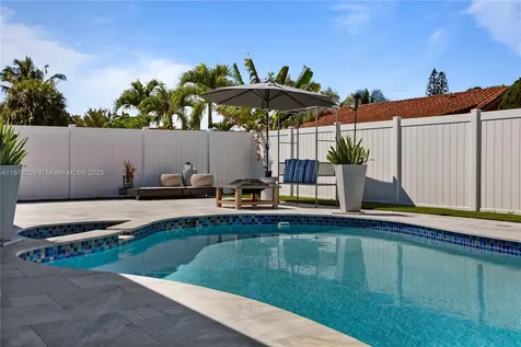 405 SW 73rd Avenue North Lauderdale FL 33068