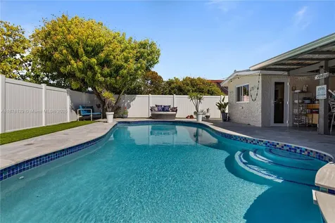 405 SW 73rd Avenue North Lauderdale FL 33068