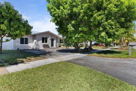 405 SW 73rd Avenue North Lauderdale FL 33068