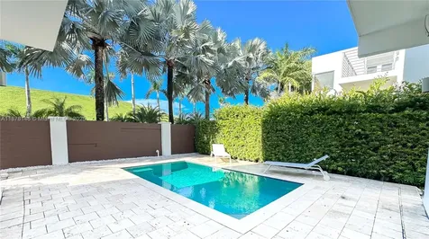 10050 NW 74th Terrace Doral FL 33178