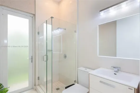 10050 NW 74th Terrace Doral FL 33178