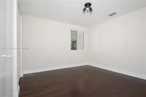 10050 NW 74th Terrace Doral FL 33178