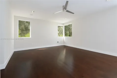 10050 NW 74th Terrace Doral FL 33178