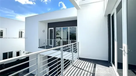 10050 NW 74th Terrace Doral FL 33178