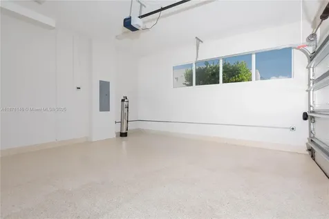10050 NW 74th Terrace Doral FL 33178
