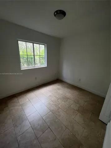 211 W 79th Place Hialeah FL 33014