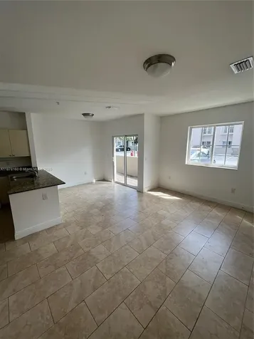 211 W 79th Place Hialeah FL 33014