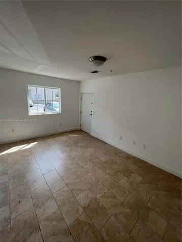 211 W 79th Place Hialeah FL 33014