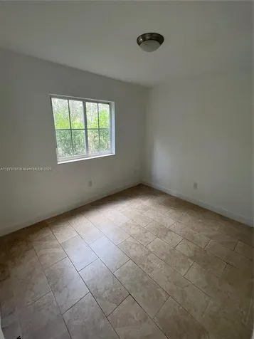 211 W 79th Place Hialeah FL 33014