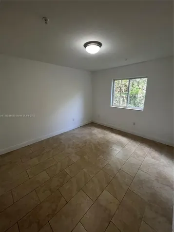 211 W 79th Place Hialeah FL 33014