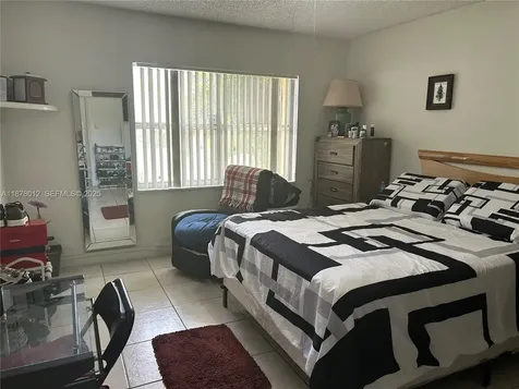 17901 NW 68th Avenue Hialeah FL 33015