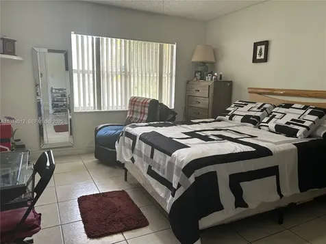 17901 NW 68th Avenue Hialeah FL 33015