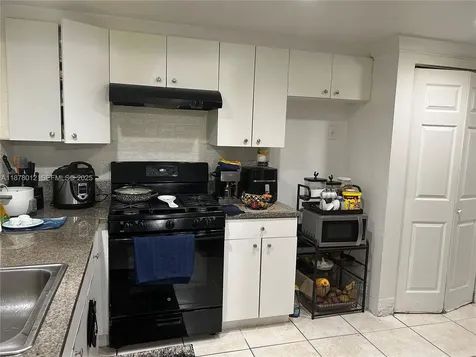 17901 NW 68th Avenue Hialeah FL 33015
