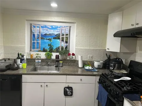 17901 NW 68th Avenue Hialeah FL 33015