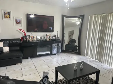 17901 NW 68th Avenue Hialeah FL 33015
