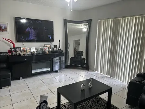17901 NW 68th Avenue Hialeah FL 33015