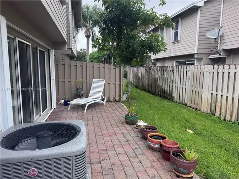 12204 NW 36th Place Sunrise FL 33323