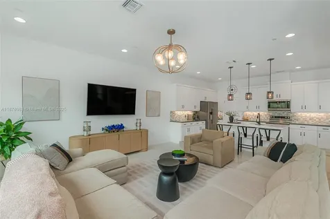 11816 SW 13th Court Pembroke Pines FL 33025