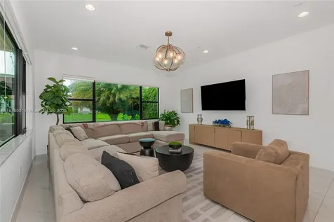 11816 SW 13th Court Pembroke Pines FL 33025