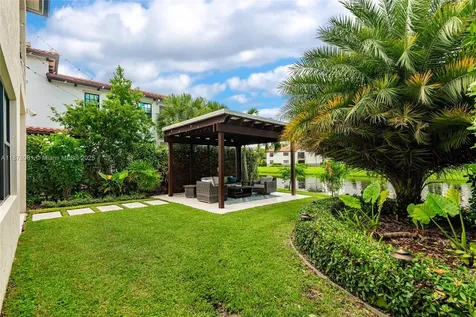 11816 SW 13th Court Pembroke Pines FL 33025