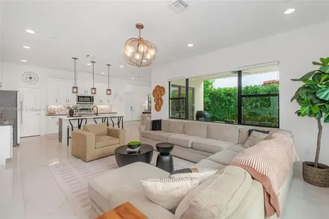 11816 SW 13th Court Pembroke Pines FL 33025
