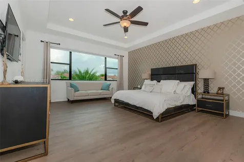 11816 SW 13th Court Pembroke Pines FL 33025