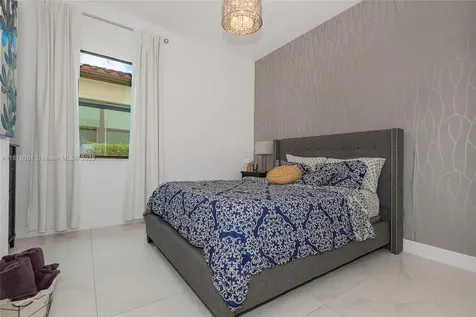 11816 SW 13th Court Pembroke Pines FL 33025