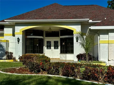 26 SE 13 Avenue Cape Coral FL 33990