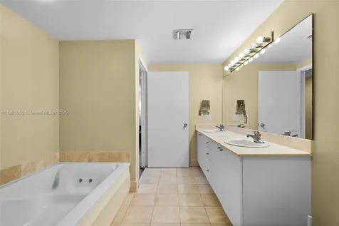 Sunny Isles Beach FL 33160