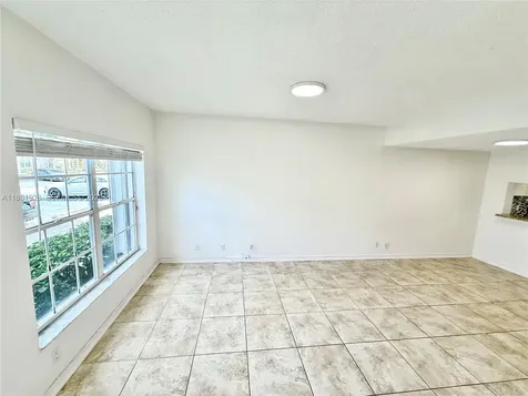 70 Whitehead Circle Weston FL 33326