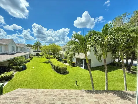 70 Whitehead Circle Weston FL 33326