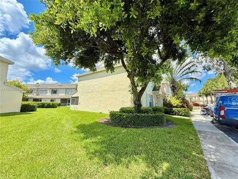 70 Whitehead Circle Weston FL 33326