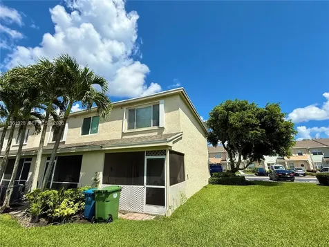 70 Whitehead Circle Weston FL 33326